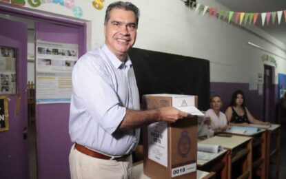 Votó Capitanich: “Los argentinos podemos jactarnos de las garantías democráticas electorales”
