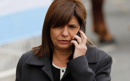 La fuerte respuesta de los hinchas de Chacarita a las amenazas de Patricia Bullrich