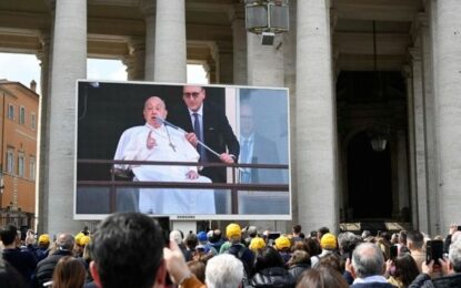 Alegría: el papa Francisco recibió el alta y reapareció en público