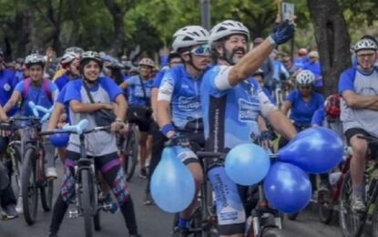 Una caída que no pudo frenar la bicicleteada de la Semana Azul: «Nos levantamos de todas»