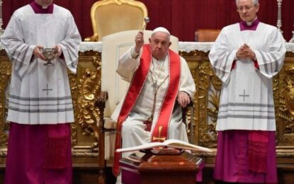Cómo será el funeral del papa Francisco y el protocolo en el Vaticano: sepultura y días de luto
