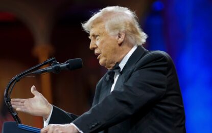 Trump pausará por 90 días la aplicación de aranceles: serán del 10% a nivel global y del 125% a China