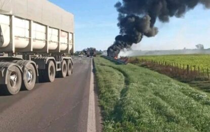 Santa Fe: ambulancia chocó contra un camión, y murieron el médico y el chofer