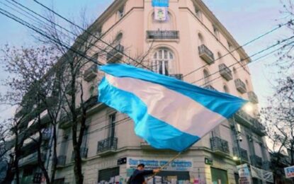 Convocan a un «banderazo» para saludar a Cristina Kirchner en el Día de la Bandera