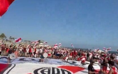 Así fue el banderazo de River en la previa al partido con Monterrey