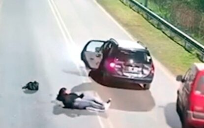 Berisso: una mujer se tiró de un auto cuando el chofer de la app cambió el recorrido
