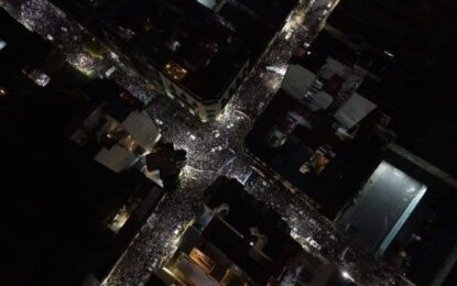 Impresionante vigilia en la casa de Cristina Kirchner, en apoyo tras el fallo de la Corte Suprema