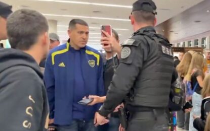 Juan Román Riquelme partió hacia Estados Unidos junto a dos refuerzos de Boca para el Mundial de Clubes