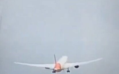 Se estrelló un avión de Air India con más de 200 pasajeros a bordo