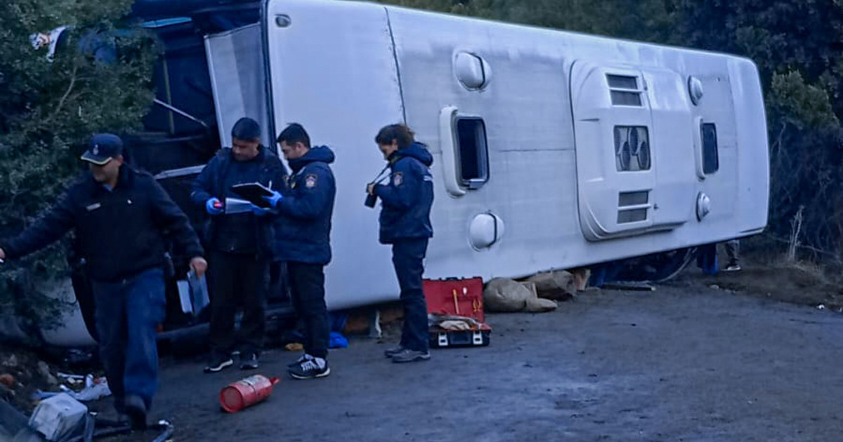 un-pasajero-relato-el-momento-exacto-del-vuelco-del-micro-en-neuquen:-«fue-una-locura»
