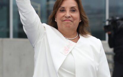 Perú: la desaprobación a la presidenta Dina Boluarte llegó al 97% con un masivo rechazo a su aumento de sueldo