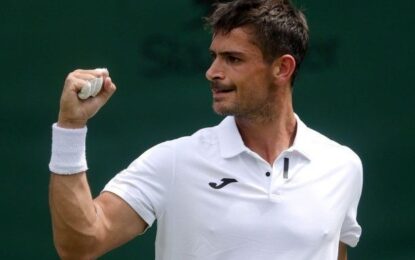 Mariano Navone venció a Denis Shapovalov y logró su primer triunfo en Wimbledon