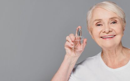Estos son 3 perfumes ideales para mujeres de 60 años: cuáles son las características que los hacen perfectos