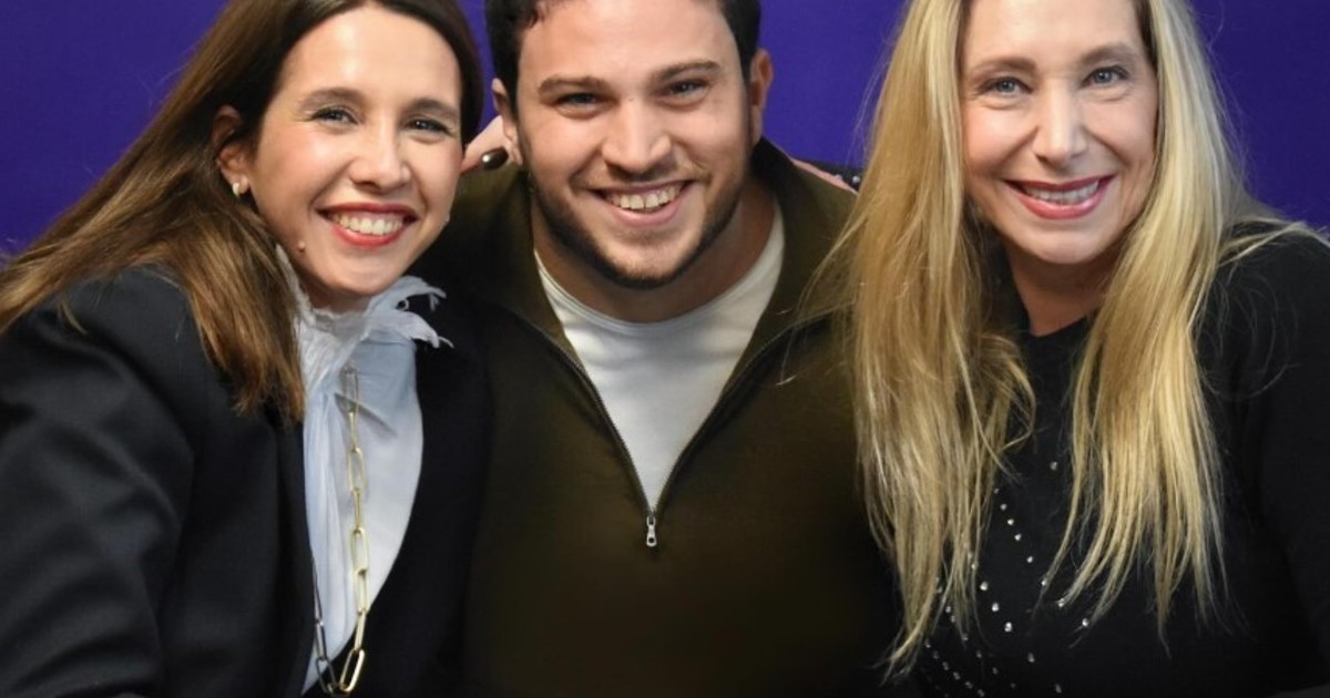 es-falso-que-karina-milei-esta-usando-un-reloj-rolex-de-us$-35-mil-en-esta-foto