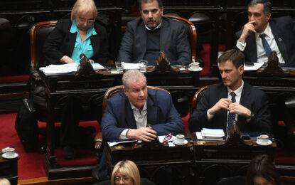 Gritos e insultos en un violento cruce entre una diputada K y Gerardo Milman: «Sorete, salí de acá»