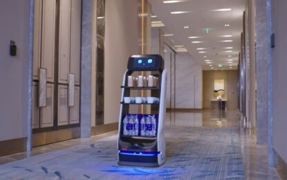 «¿Qué te puedo servir?»: los mozos robots ya están entre nosotros, no piden propina y son cada vez más «humanos»