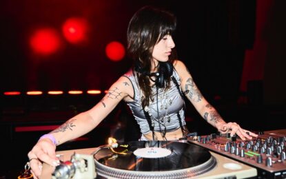 Quién es Sol Ortega, la DJ de Monte Grande que será la única mujer argentina en el line up internacional de Creamfields