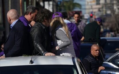 La agresión a Milei durante la caravana en Lomas de Zamora