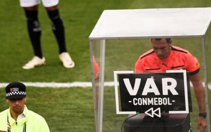 El «mataburros» del VAR: 15 respuestas sobre la herramienta que debía traer justicia al fútbol y aportó más confusión