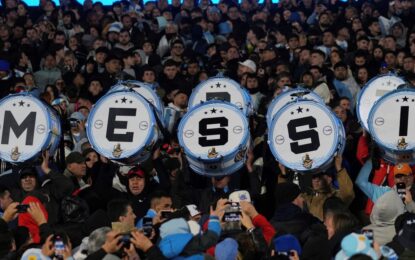La música y el fútbol forman parte del latido argentino: el alma de la hinchada