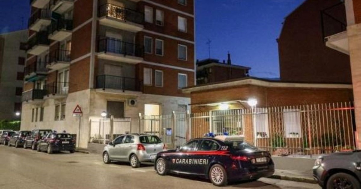 un-hombre-se-tiro-de-un-cuarto-piso-y-cayo-encima-de-una-senora:-la-mujer-murio-y-a-el-lo-acusan-de-homicidio