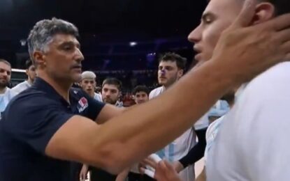 Tras la victoria de Argentina en el Mundial de voley se vivió un tenso momento con el técnico de Francia que generó confusión: qué pasó