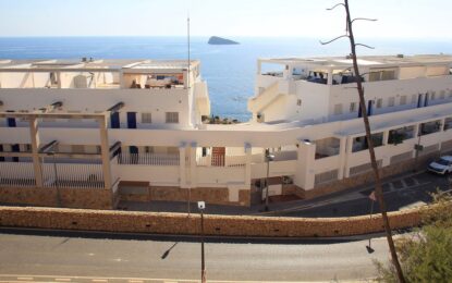 Una mujer asfixió con el cable de una aspiradora a su amiga mientras estaban de vacaciones en España