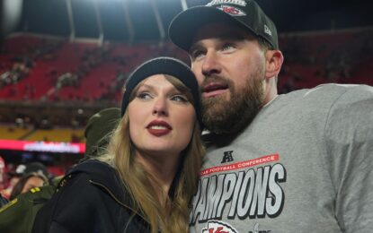 Taylor Swift y Travis Kelce hicieron su primera aparición pública comprometidos: ¿arranca la era nupcial?