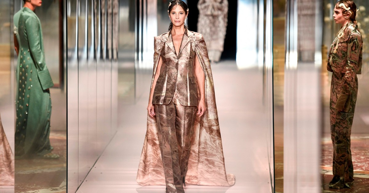 fue-supermodelo-en-los-90,-hizo-las-publicidades-mas-famosas-y-hoy-ayuda-a-mujeres-en-africa