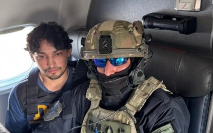 Con mameluco naranja y chaleco antibalas: las fotos y los videos del traslado a Argentina de Matías Ozorio, mano derecha de Pequeño J