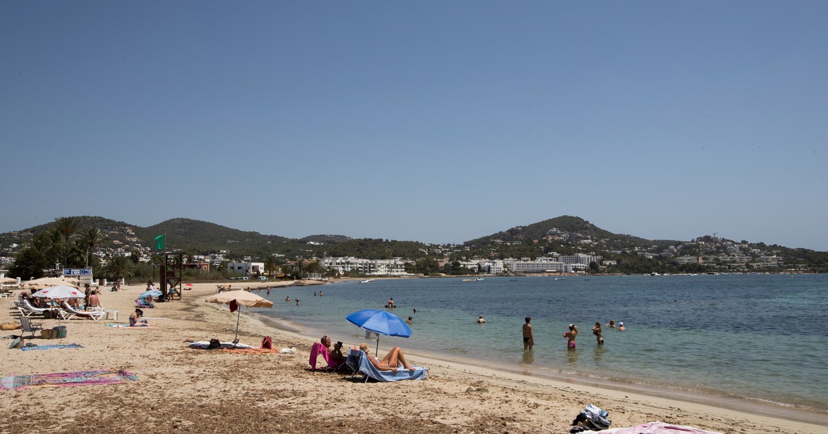 hallazgo-de-terror:-un-turista-encontro-un-pie-humano-en-una-famosa-playa-de-ibiza-y-abren-una-investigacion