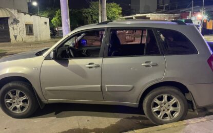 Un policía que manejaba un auto de aplicación mató a un adolescente que quiso robarle el auto en El Palomar
