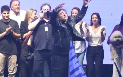 Milei cerró la campaña en Rosario: pronosticó un triunfo nacional con todos sus candidatos y acusó al Congreso de «destituyente»