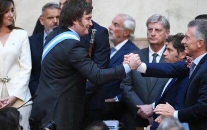 Milei mueve el tablero del poder: Santi Caputo será superministro del Interior y Adorni jefe de Gabinete