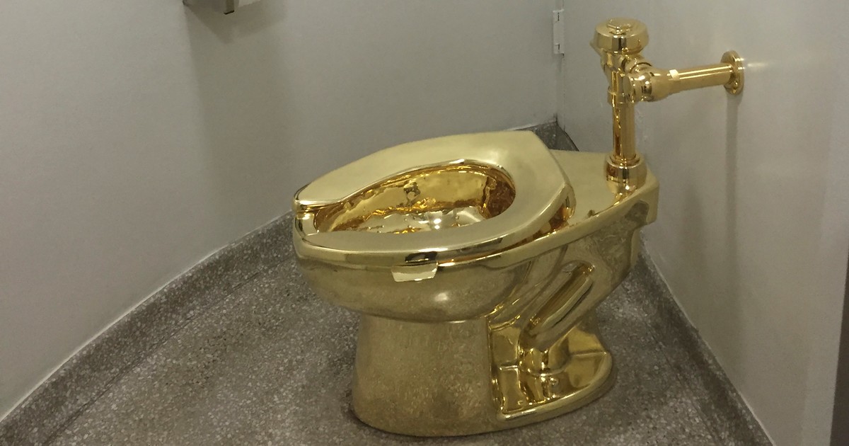 sale-a-subasta-una-obra-de-arte-insolita:-un-inodoro-de-oro-puro