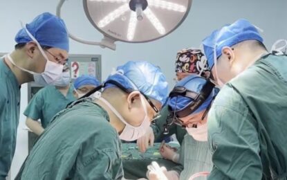 Un equipo de médicos operó un ojo a 4.000 kilómetros de distancia gracias a una cirugía robótica pionera