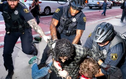 Presos, protestas y violentos choques en UC Berkeley por la gira del grupo fundado por Charlie Kirk, Turning Point, en el campus de la universidad de California