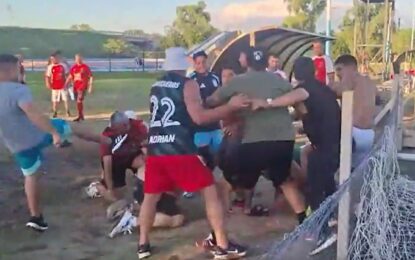 Crece la crisis en Camioneros: dos facciones del sindicato protagonizaron una batalla campal en un partido