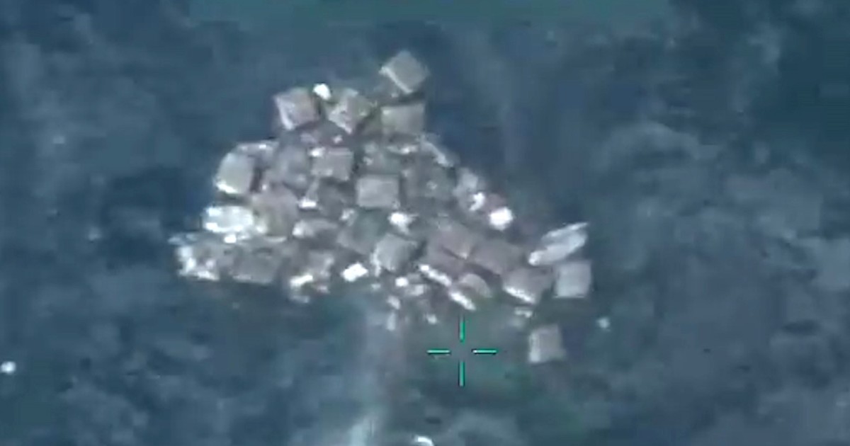 lo-que-revelan-los-videos-de-los-ataques-del-pentagono-sobre-los-barcos-undidos-en-el-mar