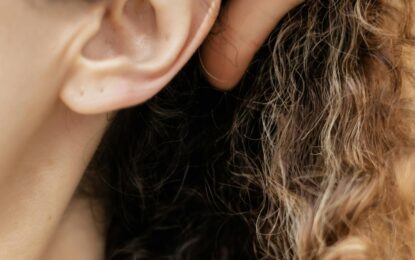 Perdió la oreja en un accidente laboral y meses después la recuperó mediante un método impactante: «Me dieron una segunda vida»