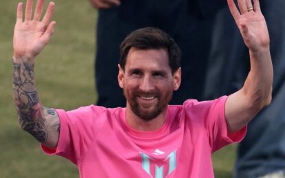 Después de su místico viaje por la India, Messi llegó a la Argentina para celebrar las fiestas