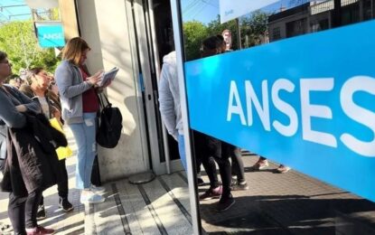 ANSES confirmó aumento del 2,4% y bono de $ 70.000: cuánto cobran jubilados y AUH en enero 2026
