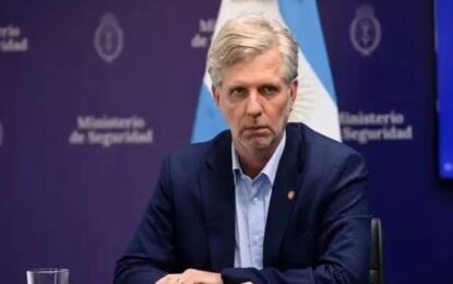 Gobierno amplía fondos a la SIDE y crece la polémica por gastos