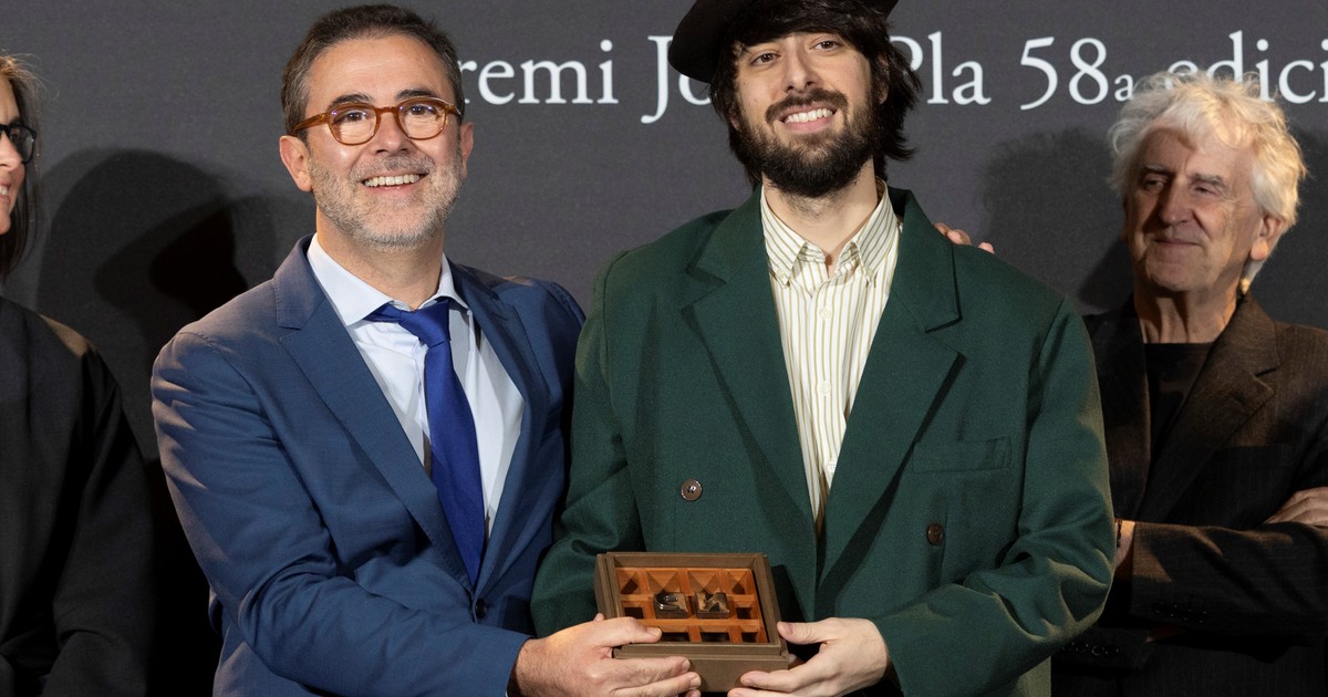 tras-el-boom-de-‘la-peninsula-de-las-casas-vacias’,-el-espanol-david-ucles-gano-el-premio-nadal
