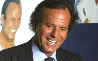 Dos exempleadas de Julio Iglesias lo acusaron de agresiones sexuales y acoso en sus mansiones del Caribe