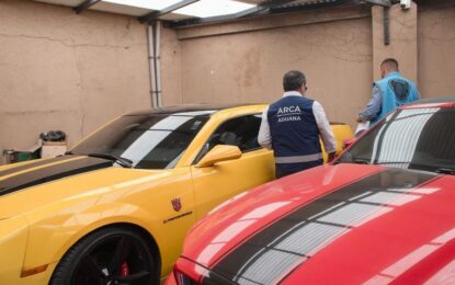 Golpe a una banda que contrabandeaba autos de lujo: los entraban como turistas y aparecían en videos de artistas urbanos