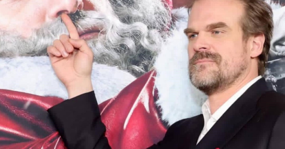 david-harbour,-actor-de-‘stranger-things’:-“el-modelo-que-entiende-que-los-trastornos-mentales-hay-que-tratarlos-sin-estigmas”
