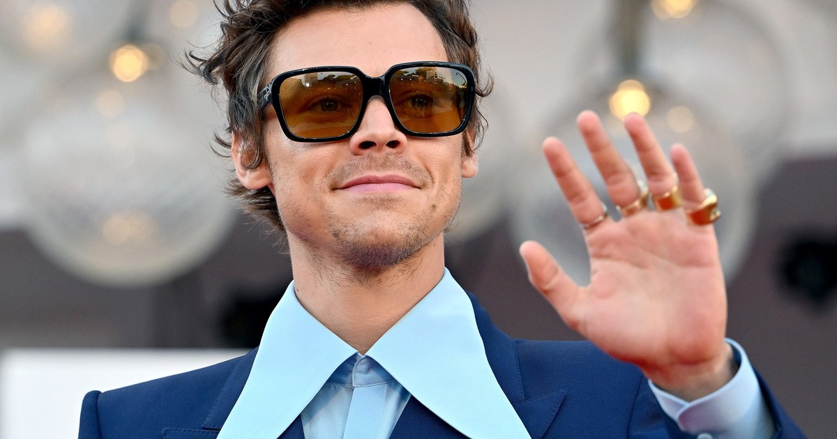 harry-styles-revelo-por-que-estaba-entre-la-multitud-el-dia-de-la-eleccion-del-papa-leon-xiv-y-se-pregunto:-«¿quien-es-esa-persona-que-esta-recibiendo-mas-atencion-que-yo?”