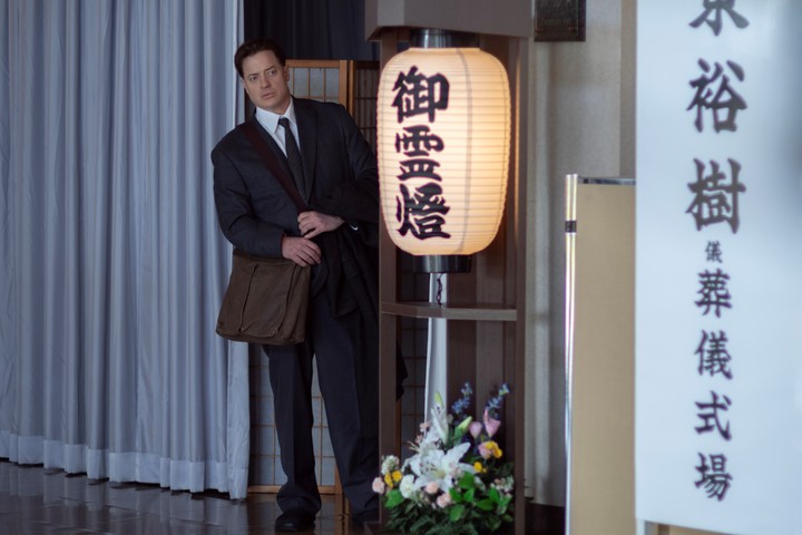 El actor ganador de un Oscar juega tanto a la comedia como al drama en la película dirigida por un japonés.