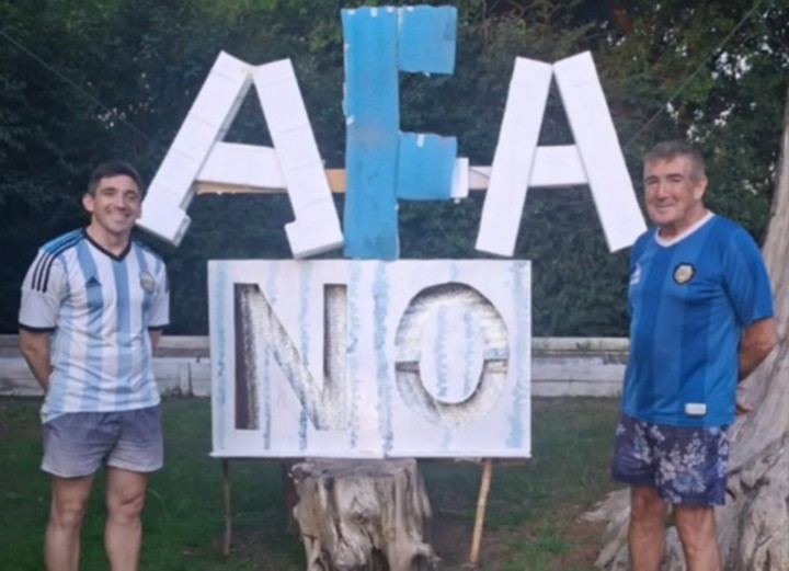 Otro de los carteles que quemaron en La Plata con críticas hacia la AFA.